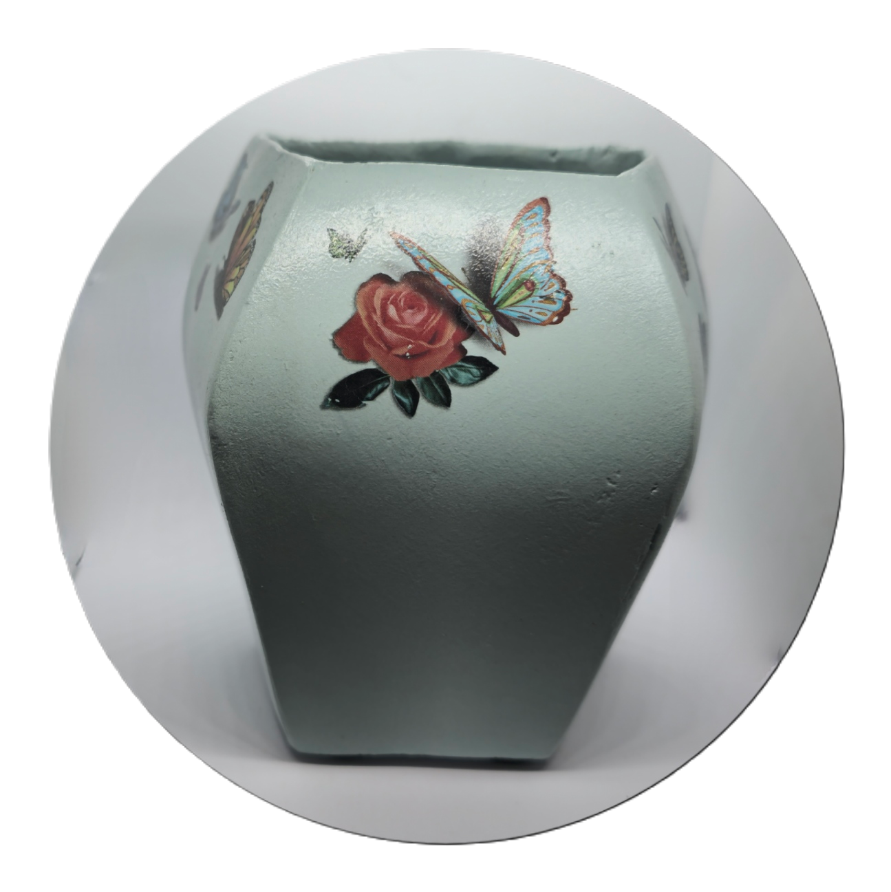 Vilnona Vase