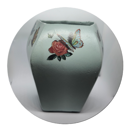 Vilnona Vase